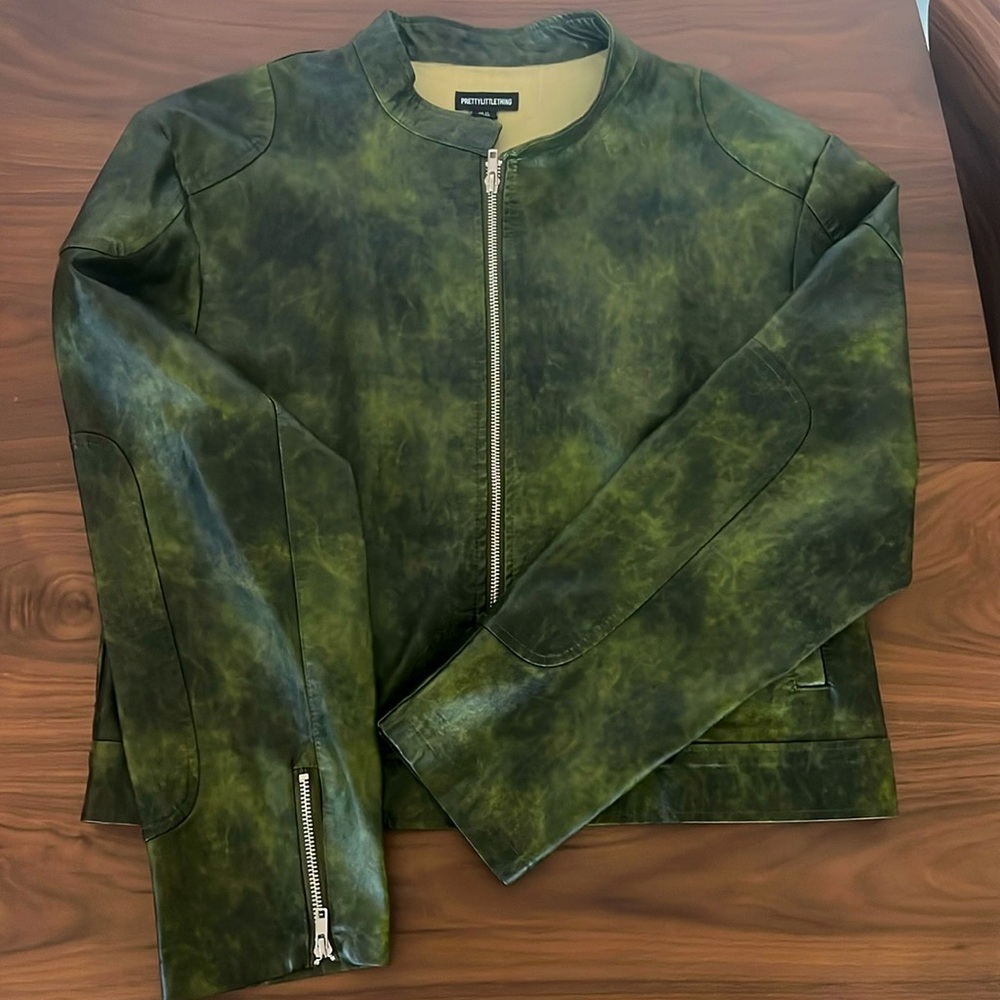 Size 8 PLT jacket - super cute to spice up a casual fit!